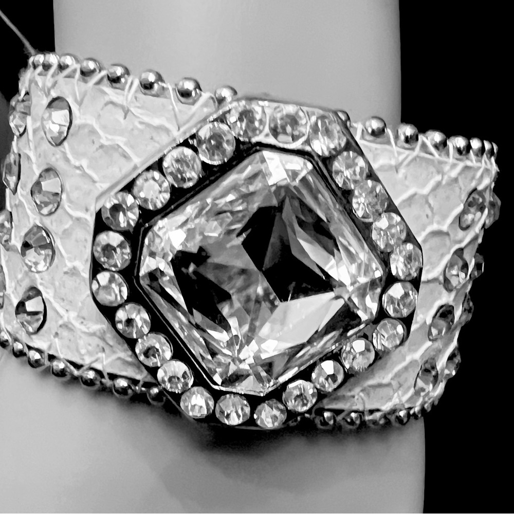 White leather crystal bracelet